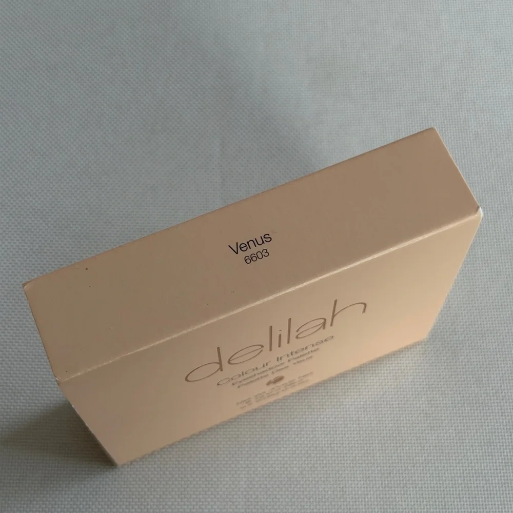 NWT Delilah Colour Intense Eyeshadow Palette